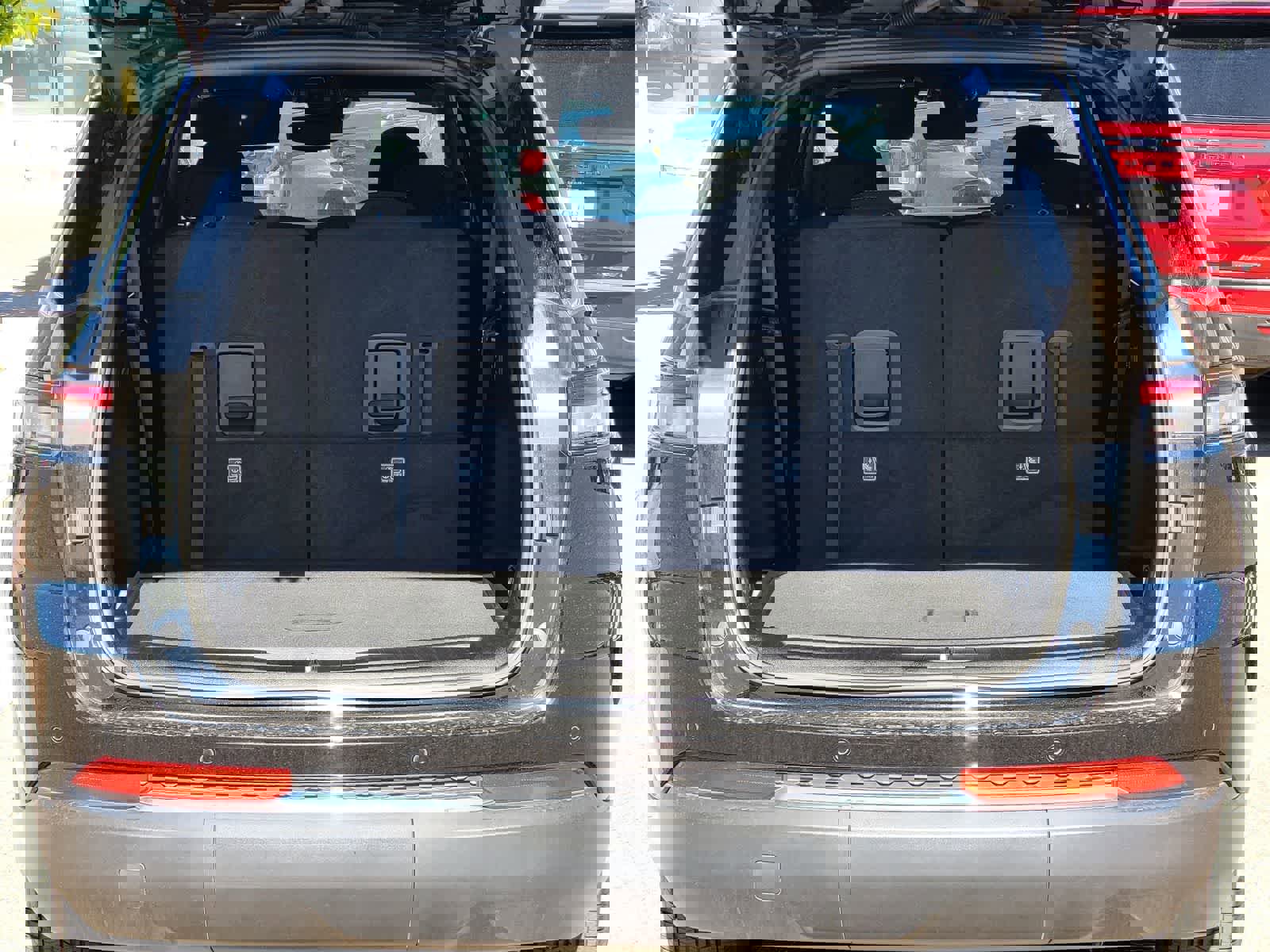 Used 2024 Jeep Grand Cherokee L Laredo image 30