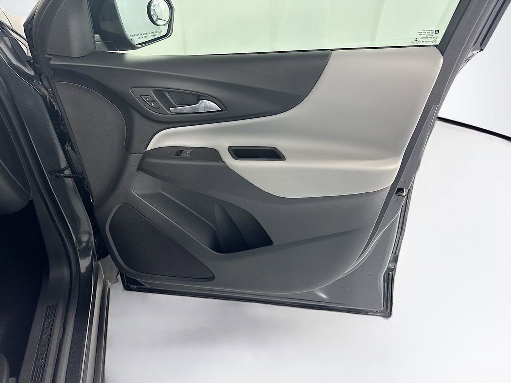 Used 2018 Chevrolet Equinox LS image 25