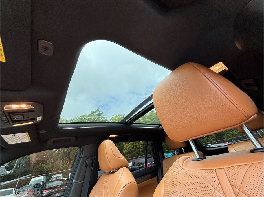 Used 2023 Toyota Highlander Platinum image 41