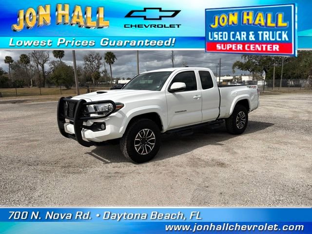 Used 2022 Toyota Tacoma TRD Sport w/ TRD Premium Sport Package AWD/4WD image 2