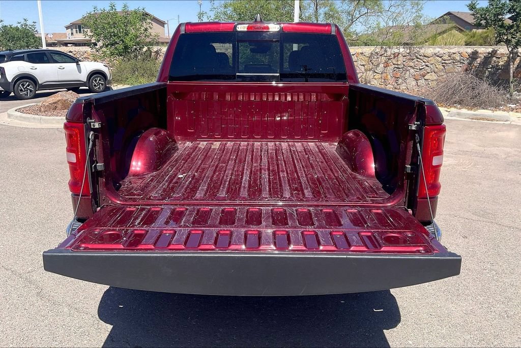 Used 2025 RAM 1500 Laramie AWD/4WD image 18