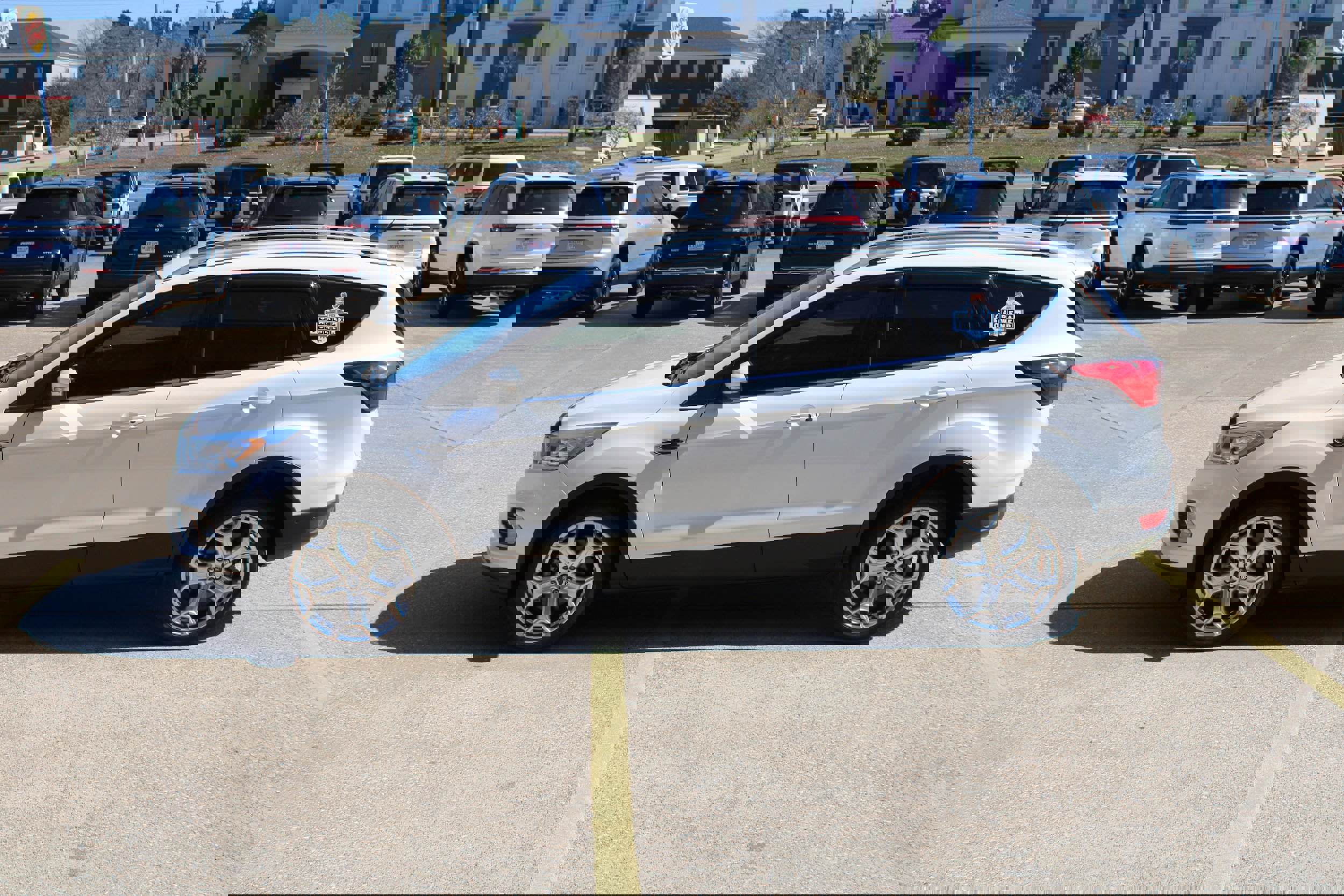 Used 2019 Ford Escape Titanium image 10