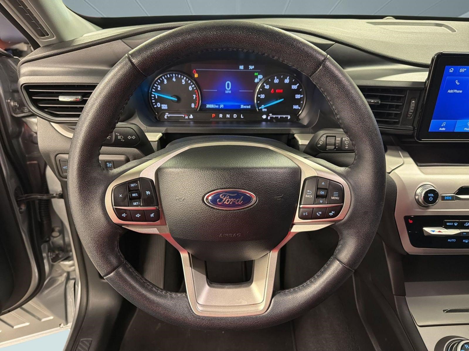 Used 2024 Ford Explorer XLT RWD image 16