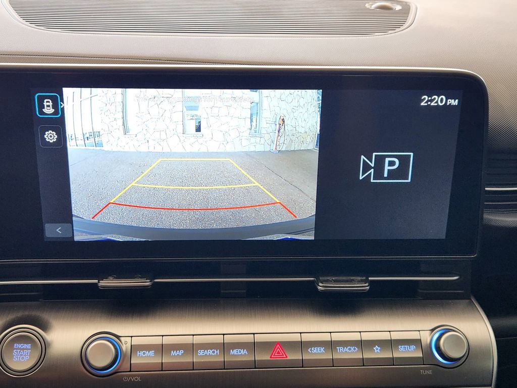 Certified 2025 Hyundai Kona SE image 17