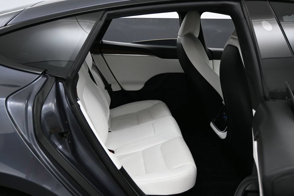 Used 2022 Tesla Model S AWD/4WD image 38