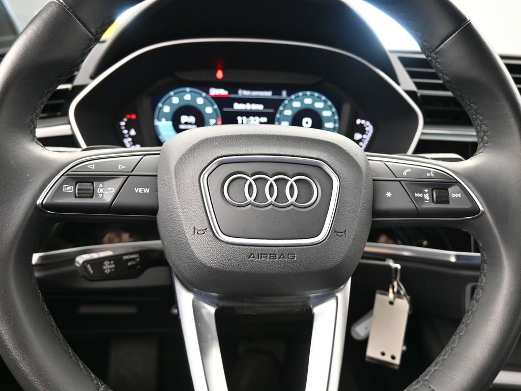 Used 2025 Audi Q3 2.0T Premium image 31