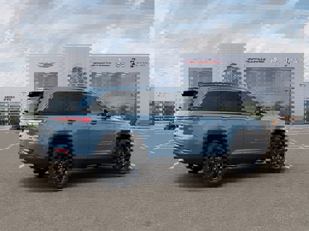 New 2026 Jeep Grand Cherokee Limited w/ Limited Altitude Package AWD/4WD image 4