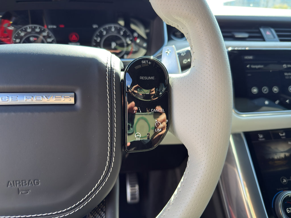 Used 2022 Land Rover Range Rover Sport SVR image 16