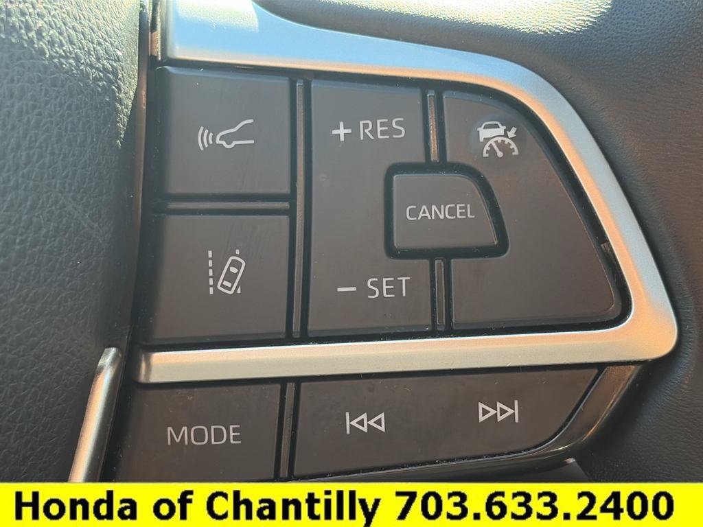 Used 2023 Toyota Highlander LE AWD/4WD image 13