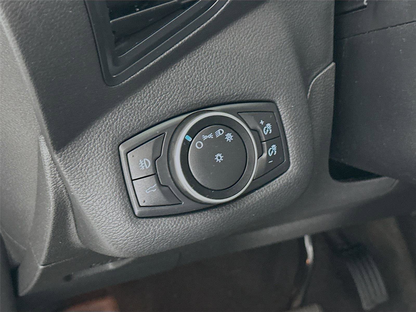 Used 2017 Ford Escape SE w/ Equipment Group 201A image 14