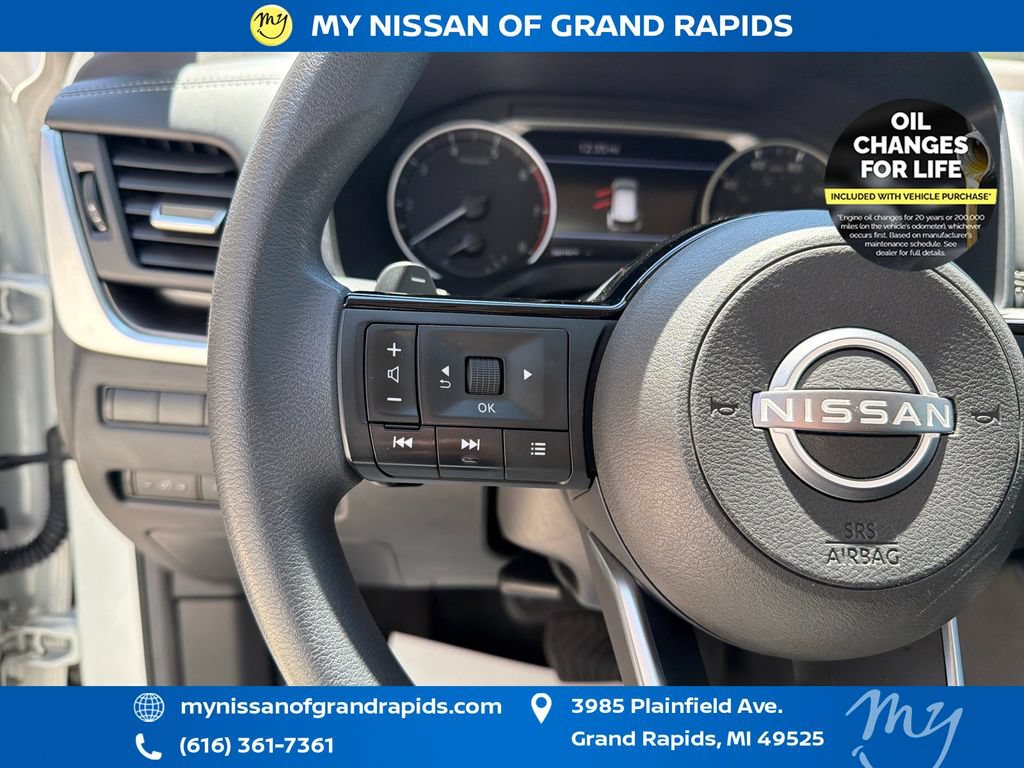 Used 2023 Nissan Rogue SV AWD/4WD image 16