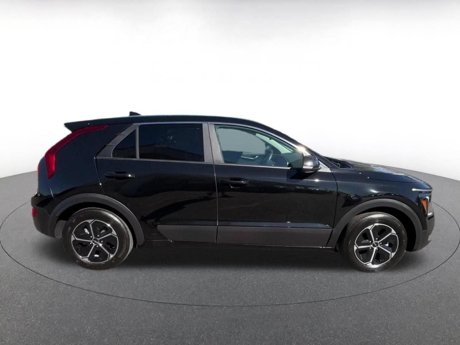 Used 2026 Kia Niro LX FWD image 16