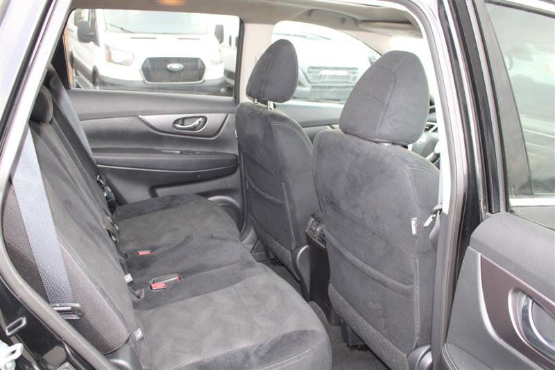 Used 2015 Nissan Rogue SV w/ SV Premium Package image 13