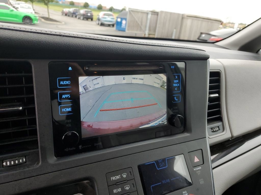 Used 2017 Toyota Sienna XLE Premium image 20