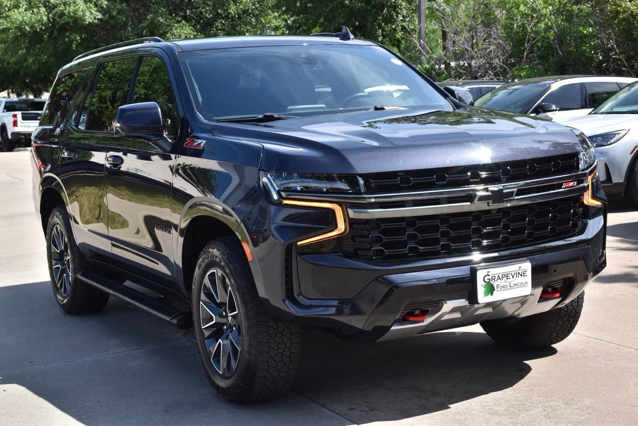 Used 2022 Chevrolet Tahoe Z71 w/ Luxury Package AWD/4WD image 4
