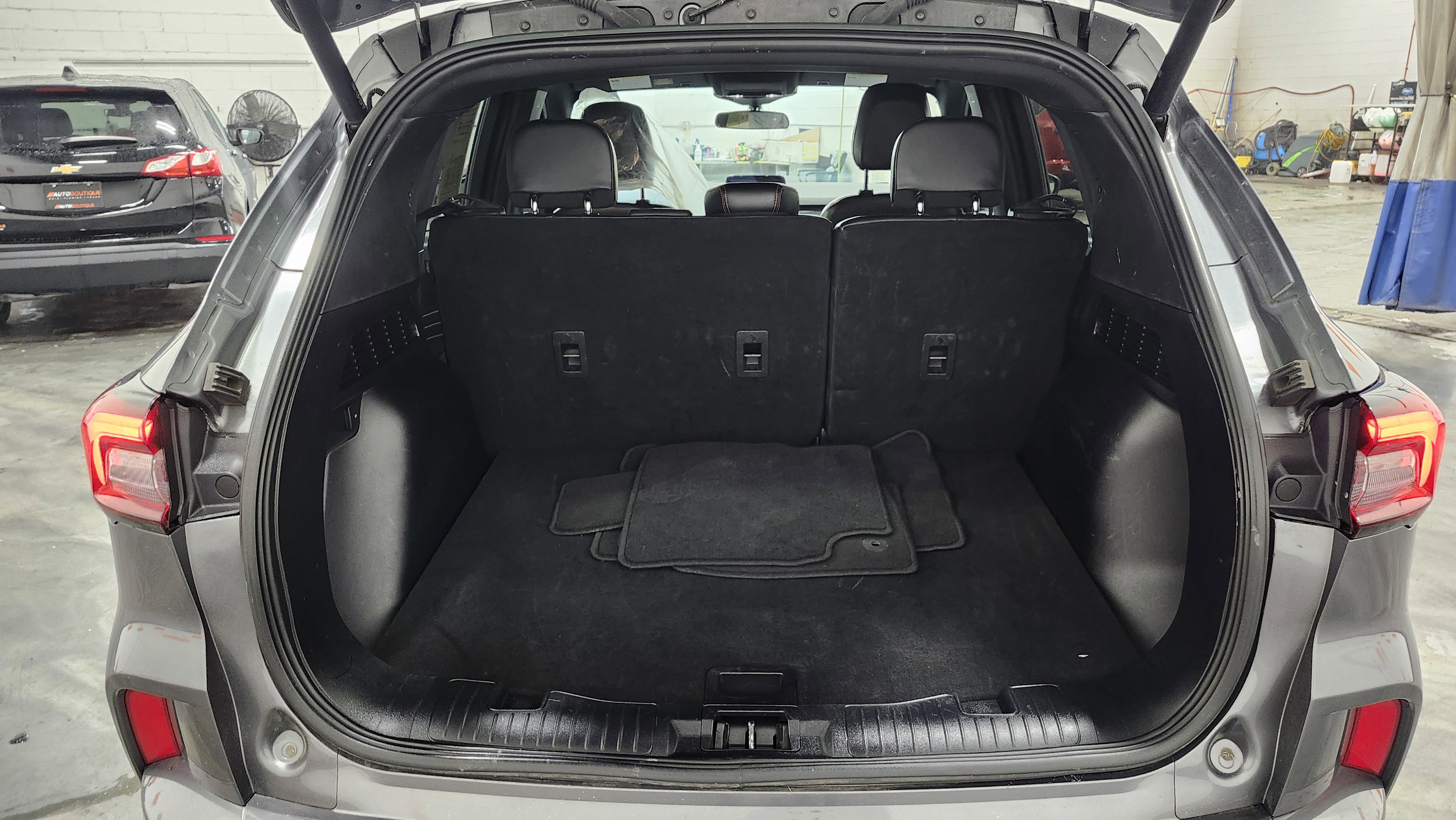 Used 2024 Ford Escape ST-Line w/ Cold Weather Package image 22