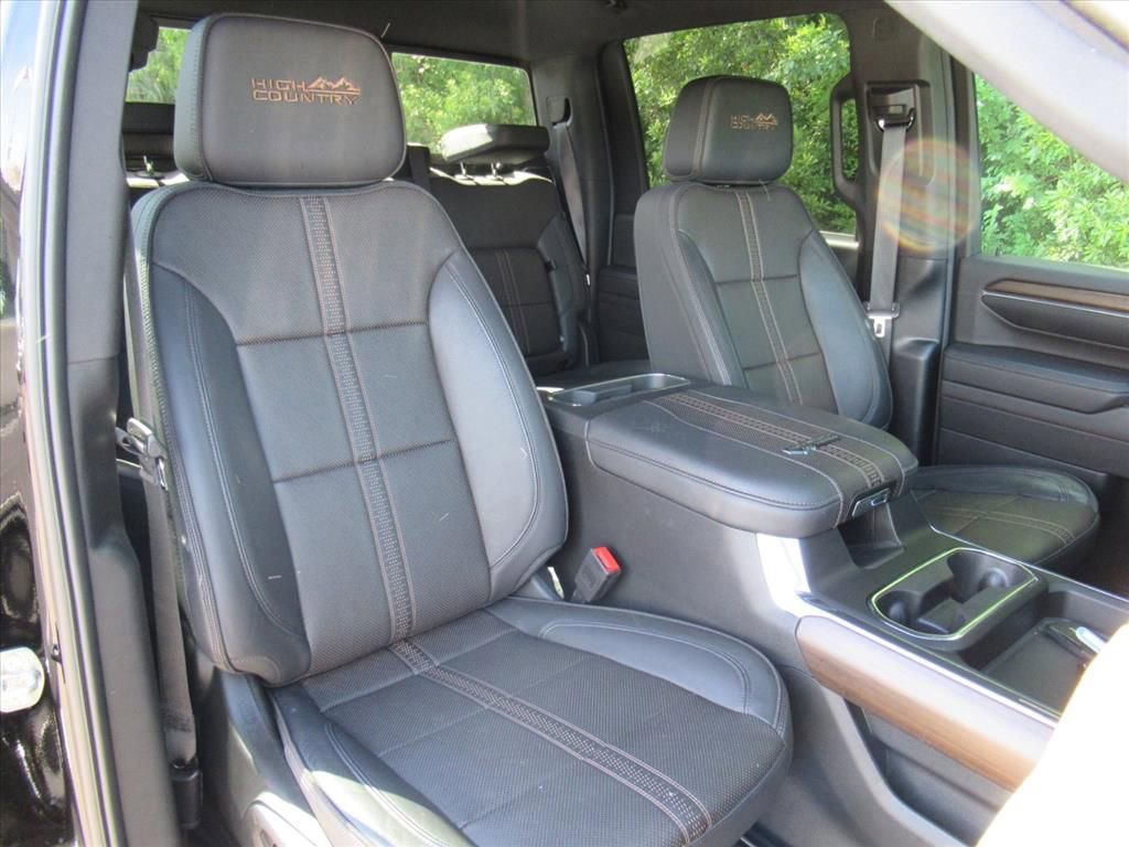 Used 2024 Chevrolet Silverado 2500 High Country w/ High Country Premium Package AWD/4WD image 9