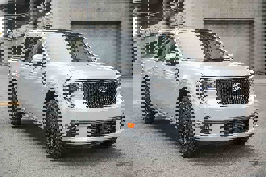 New 2026 Ford Maverick Lobo image 3