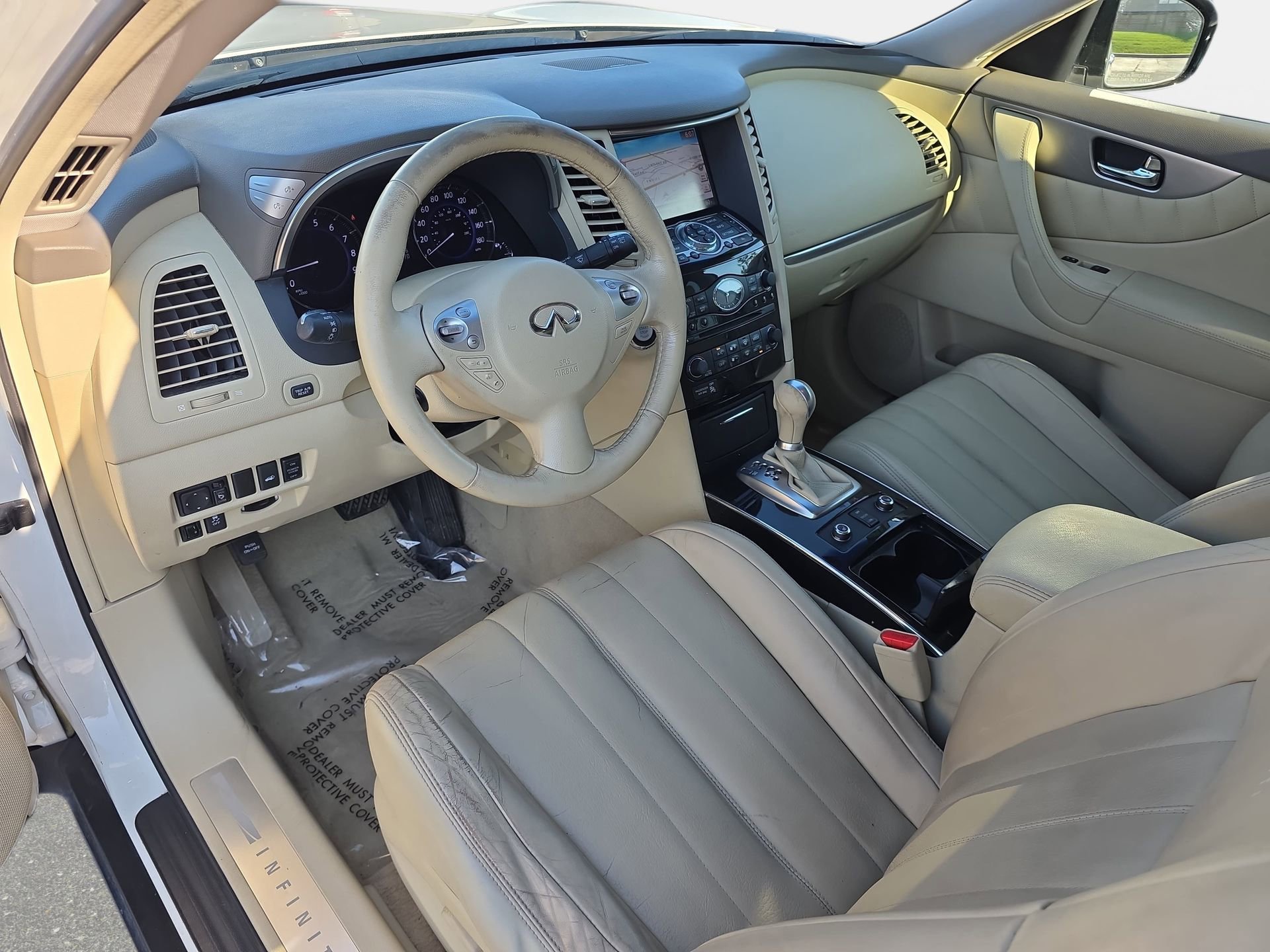 Used 2014 INFINITI QX70 AWD w/ Premium Package image 16