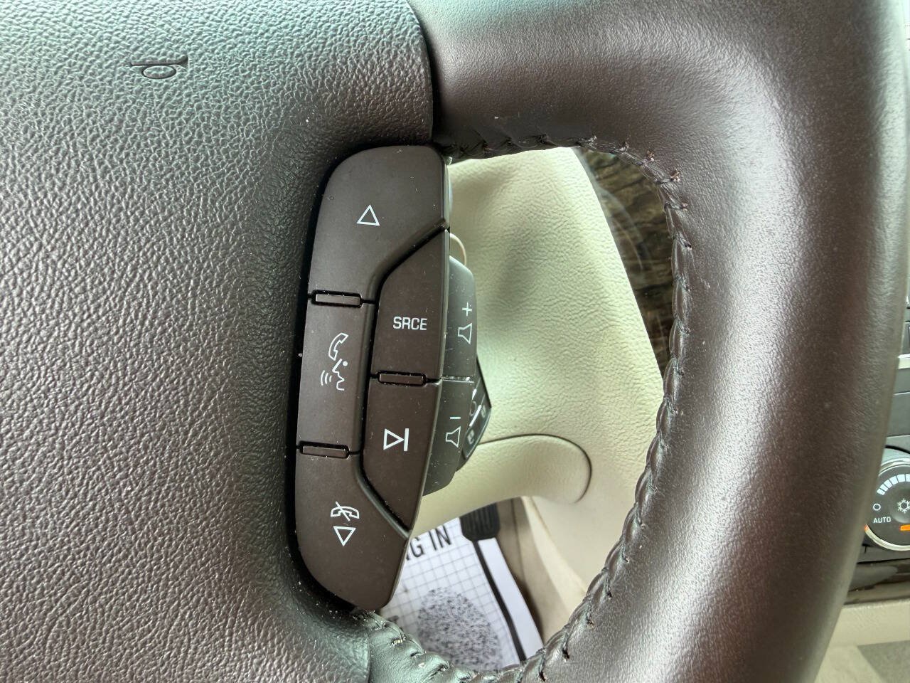 Used 2009 Cadillac DTS w/ Trunk Convenience Package FWD image 20