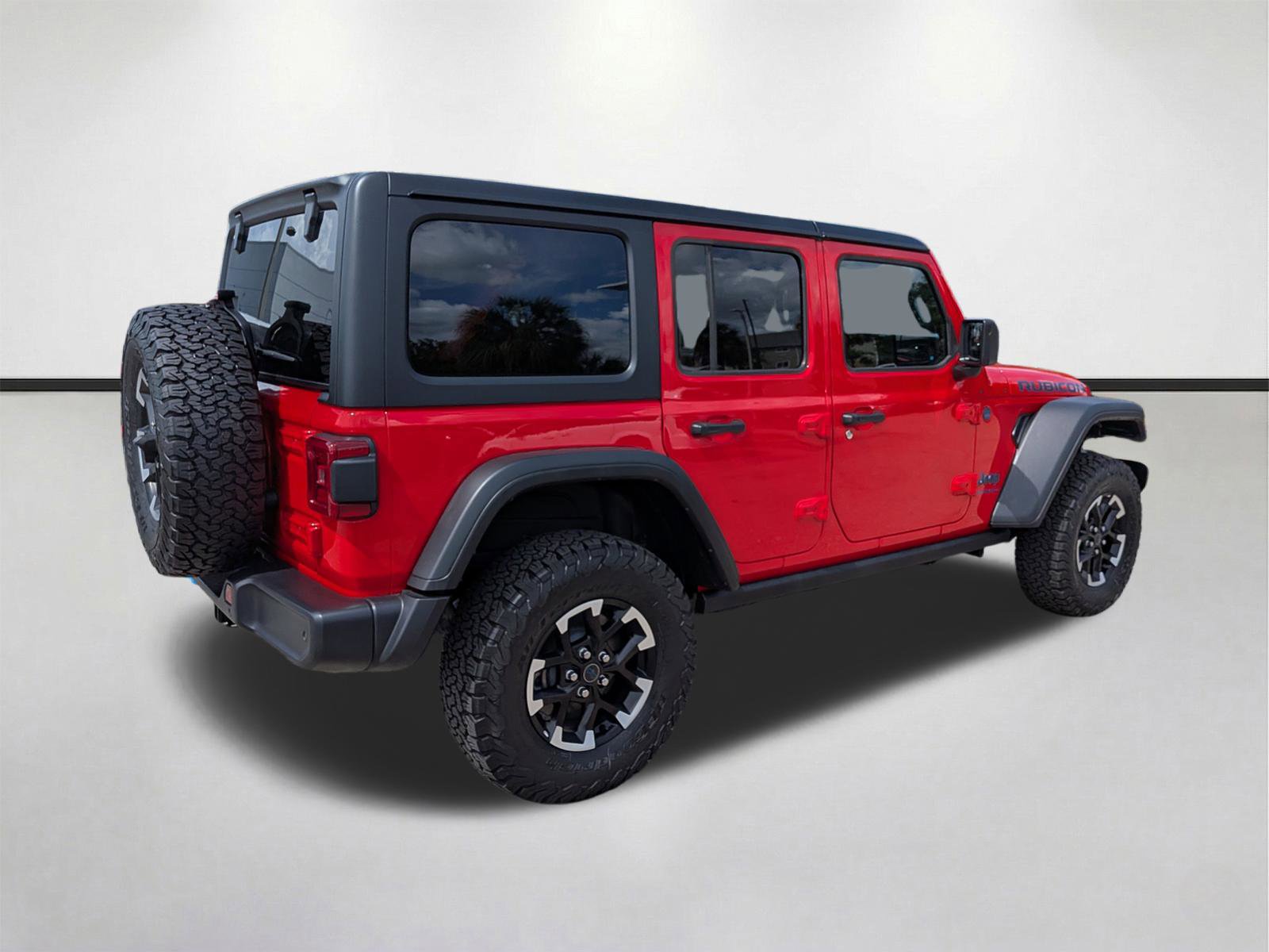 Used 2025 Jeep Wrangler Unlimited Rubicon 4xe w/ Safety Group image 4