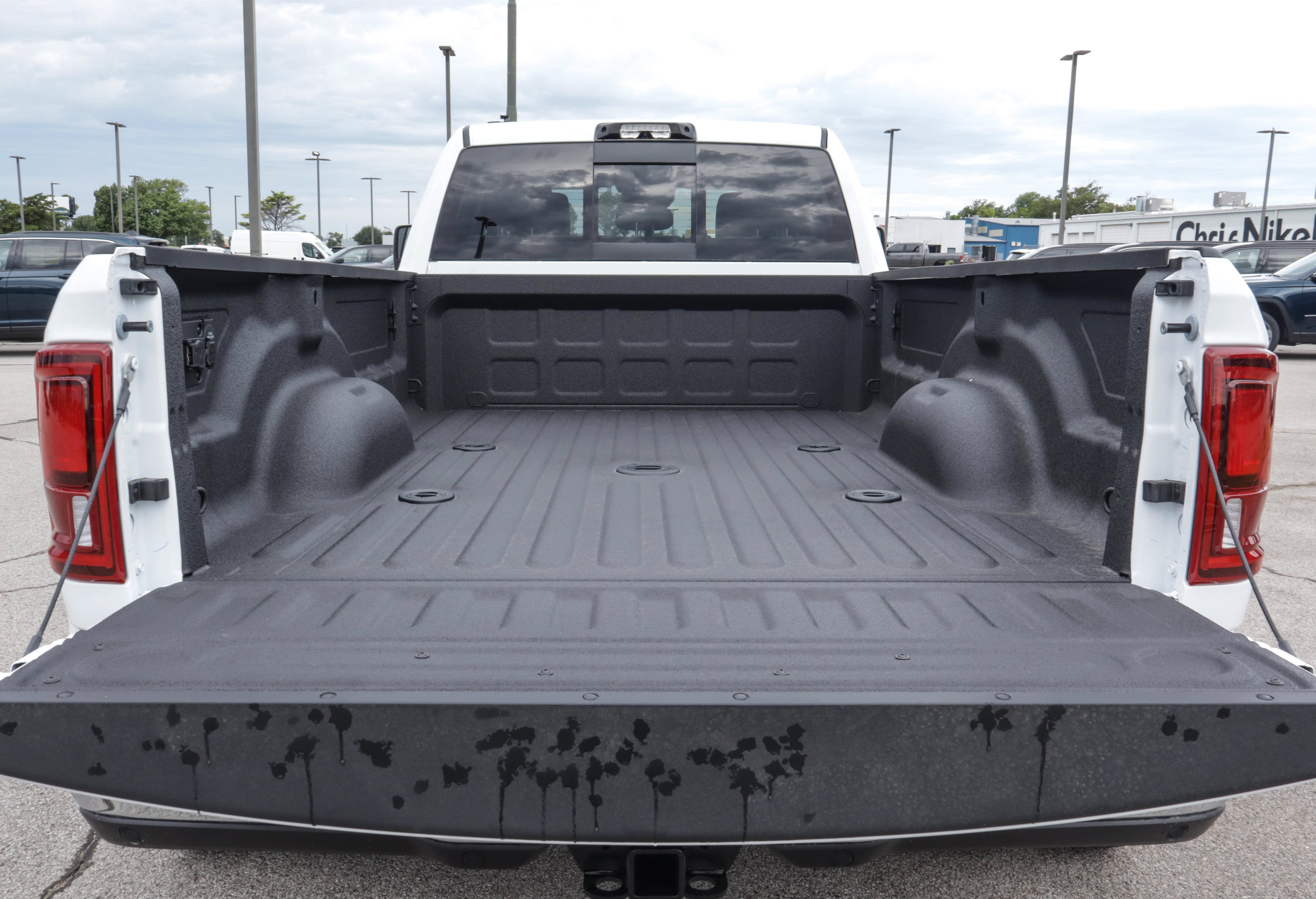 New 2027 RAM 3500 Laramie w/ Towing Technology Group AWD/4WD image 7