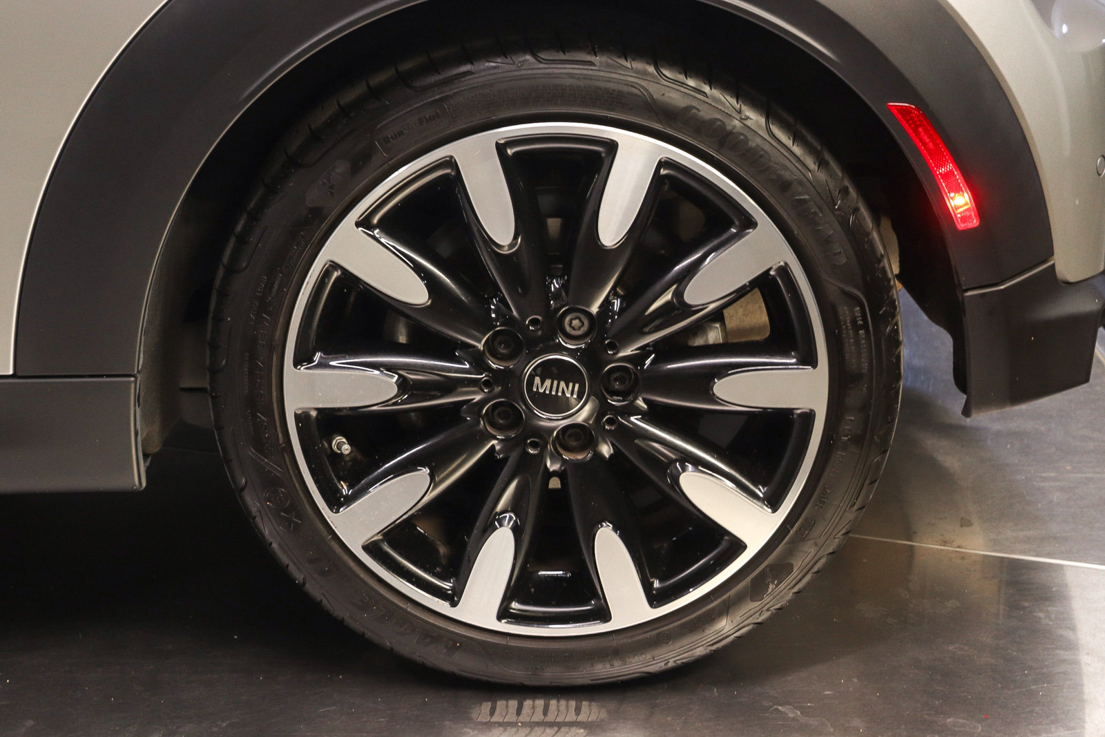 Used 2024 MINI Cooper S FWD image 9