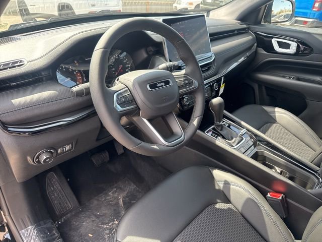 New 2026 Jeep Compass Latitude image 13