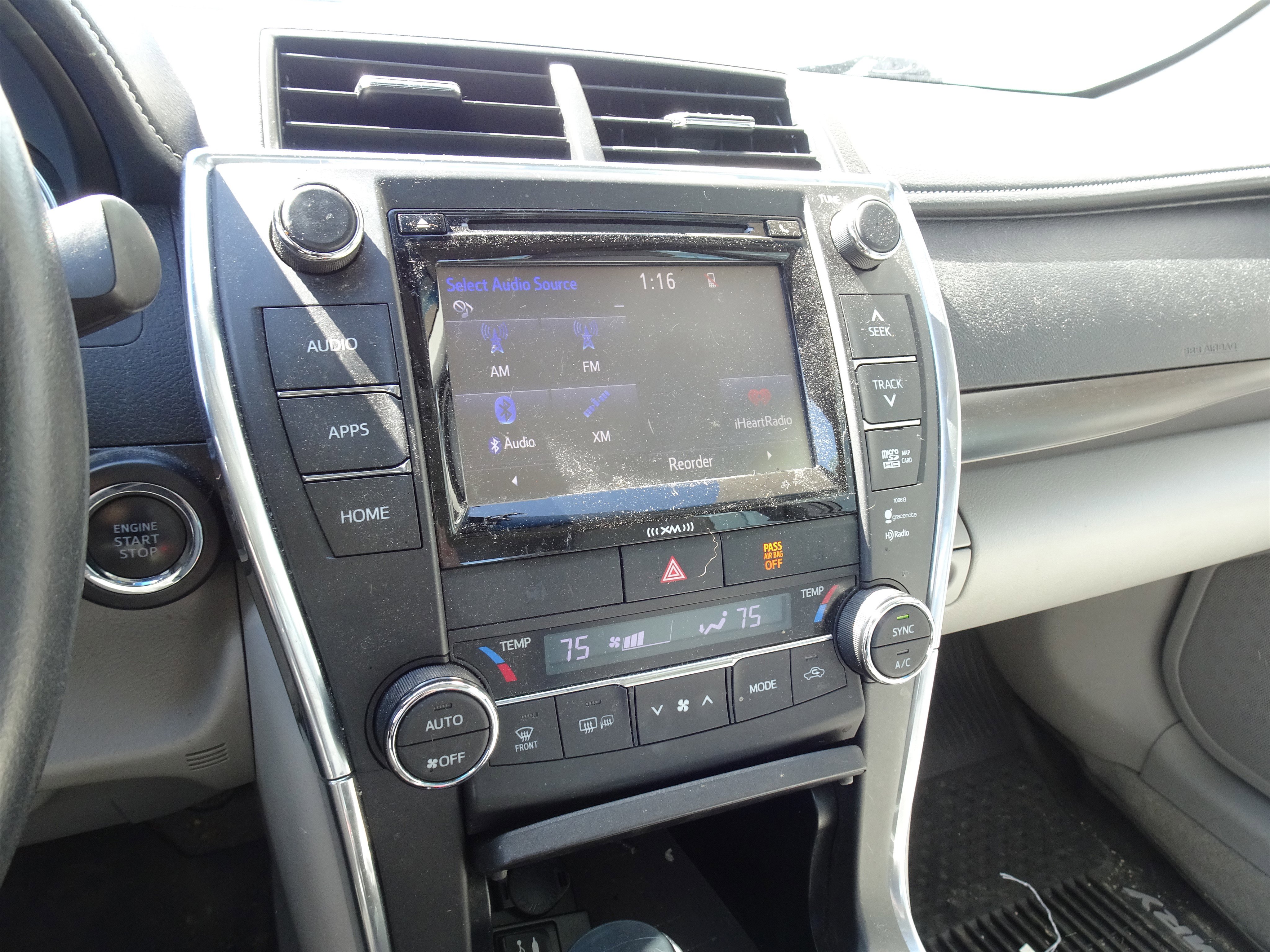 Used 2016 Toyota Camry XLE w/ Moonroof Package image 4