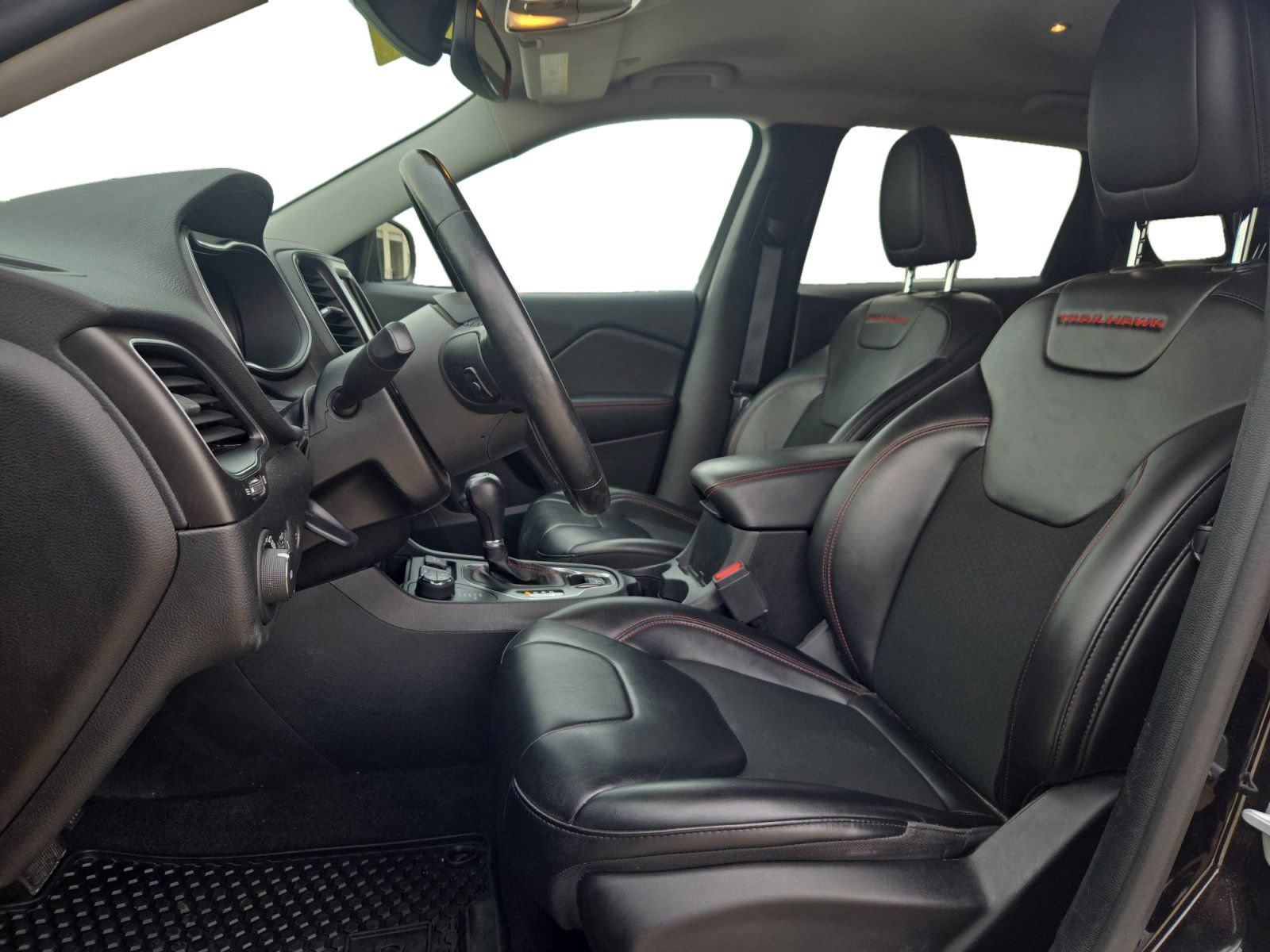 Used 2020 Jeep Cherokee Trailhawk w/ Comfort/Convenience Group image 9