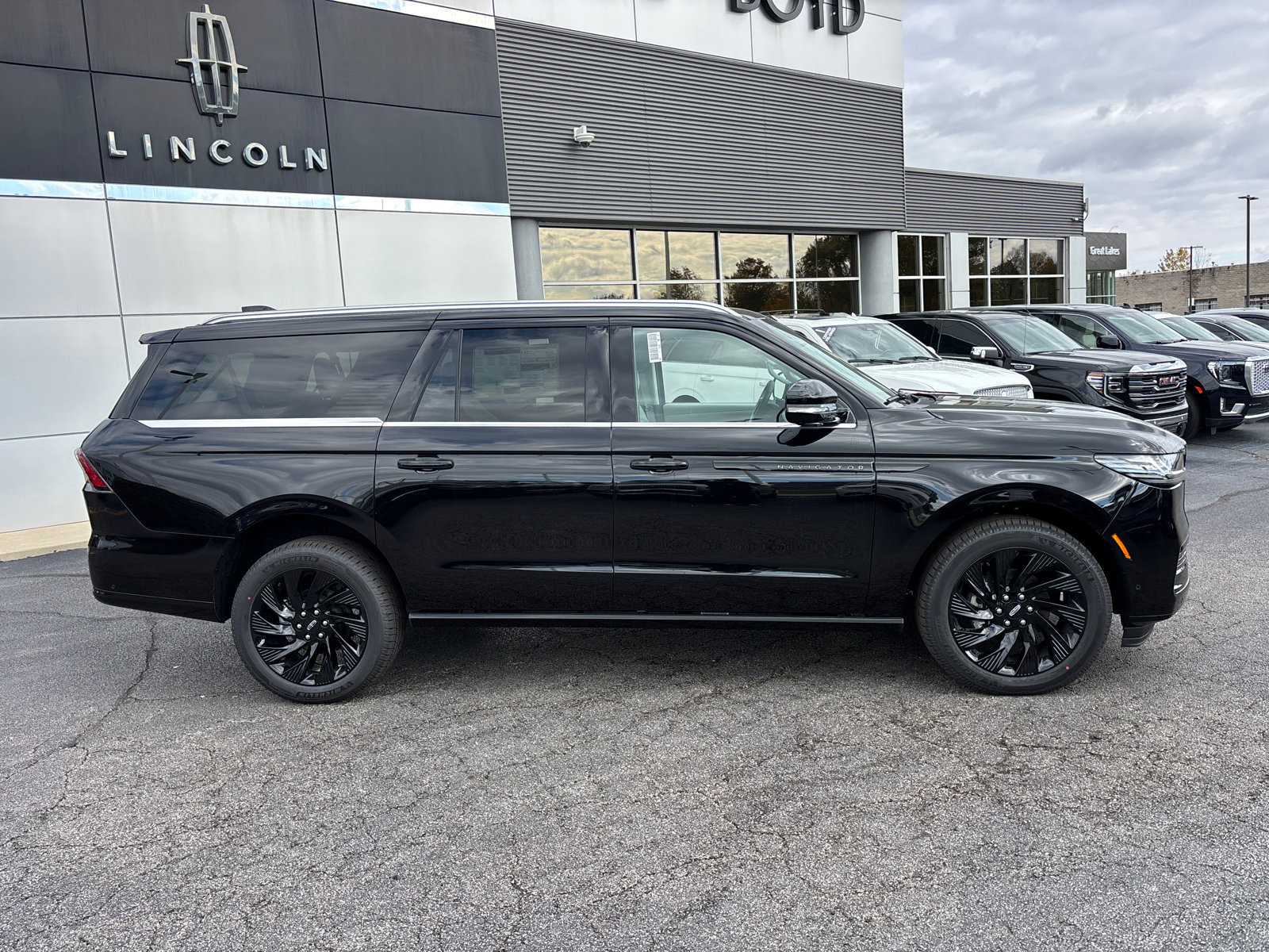 New 2025 Lincoln Navigator L Black Label image 8
