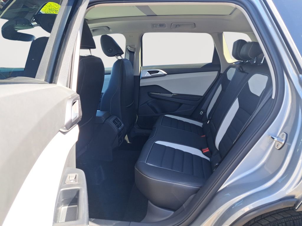 New 2025 Volkswagen Taos SEL image 14