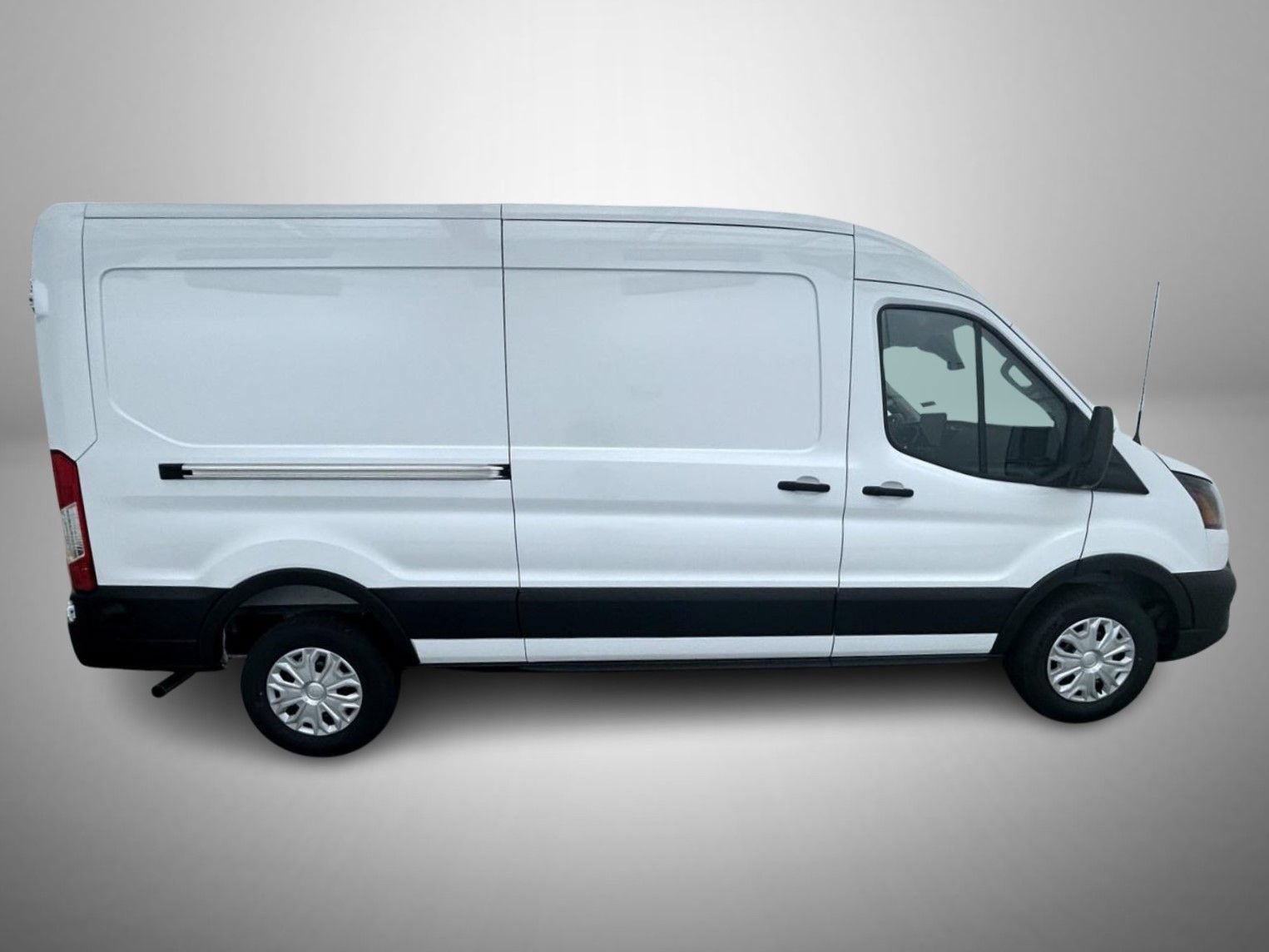 New 2027 Ford Transit 250 148 Medium Roof w/ Load Area Protection Package RWD image 4