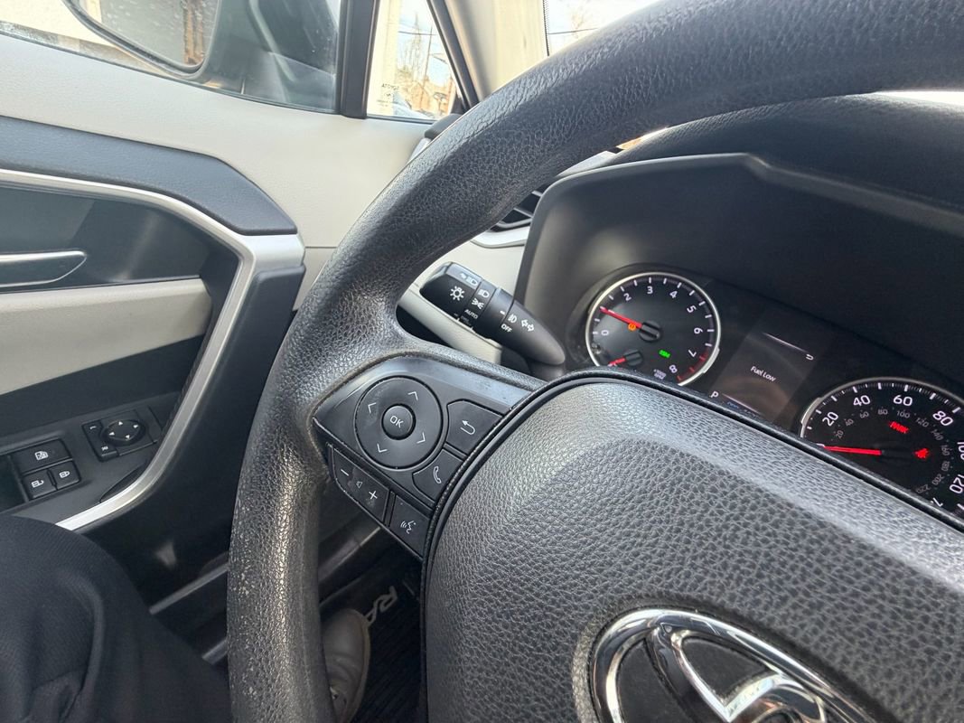 Used 2019 Toyota RAV4 XLE image 31