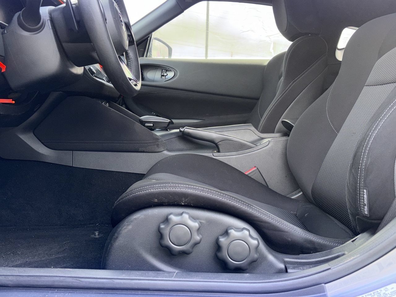 Certified 2025 Nissan Z Sport w/ Floor Mat Package RWD image 27