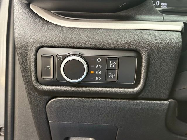 Used 2023 Ford Explorer XLT image 25