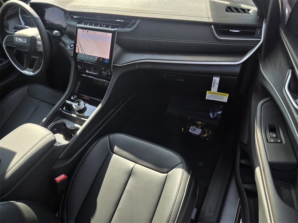 New 2025 Jeep Grand Cherokee Limited image 8