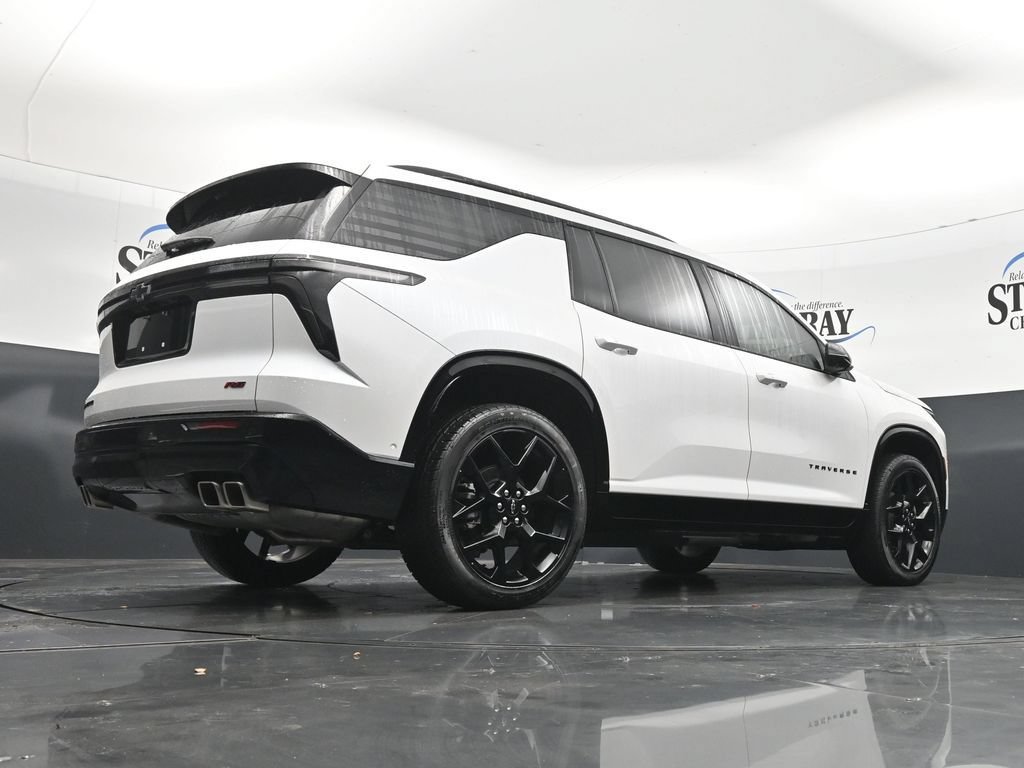 Used 2025 Chevrolet Traverse RS w/ LPO, Floor Liner Package FWD image 32