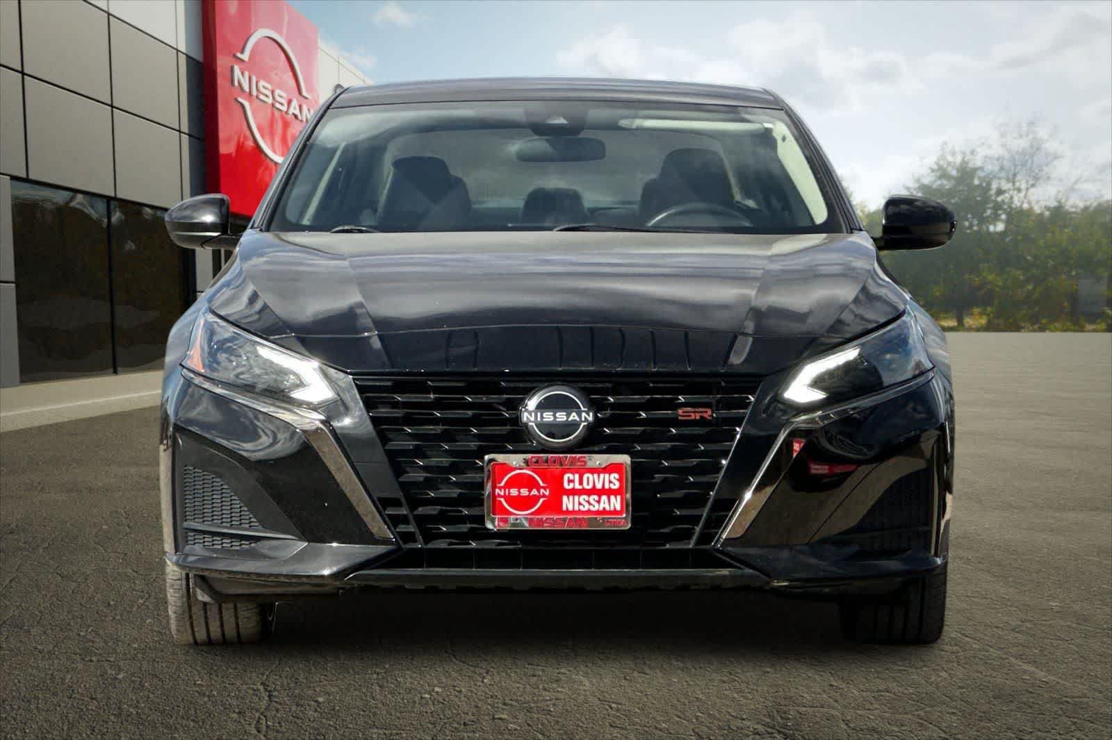 Used 2024 Nissan Altima 2.5 SR FWD image 11
