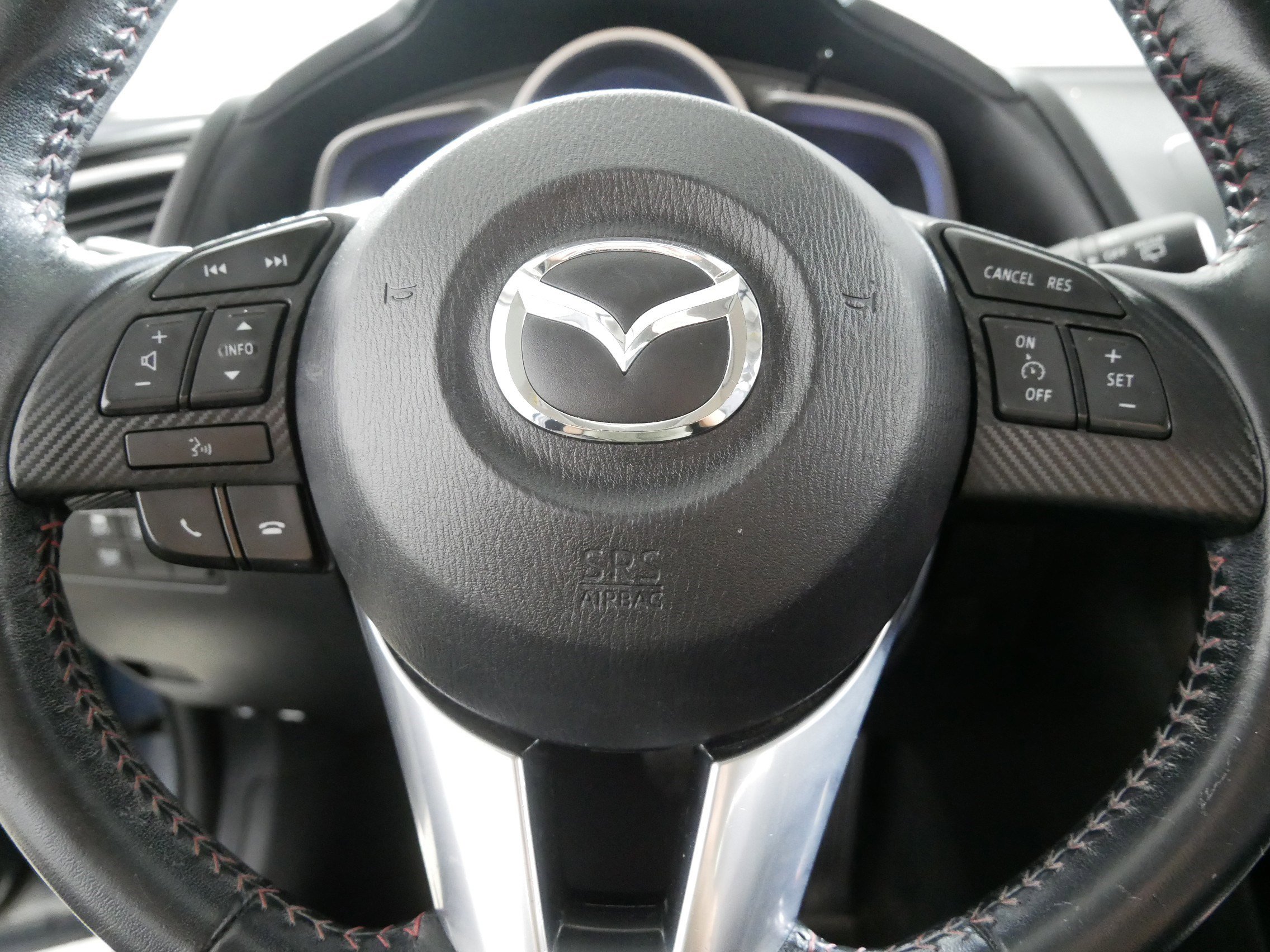 Used 2015 MAZDA MAZDA3 i Touring w/ Technology Package image 25