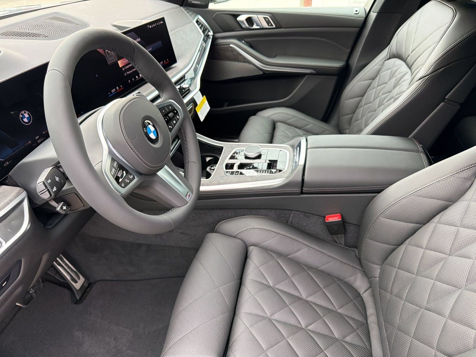 New 2026 BMW X5 xDrive40i w/ M Sport Package AWD/4WD image 4