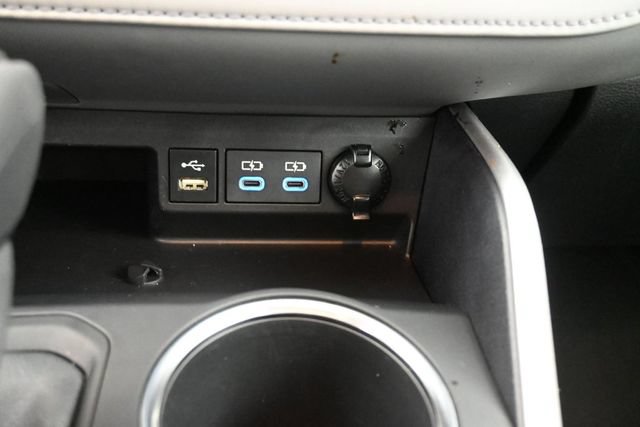 Used 2022 Toyota Highlander XLE AWD/4WD image 15