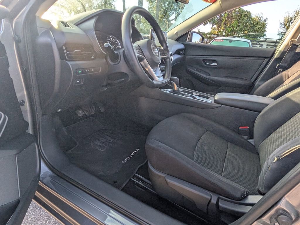 Used 2020 Nissan Sentra S image 11