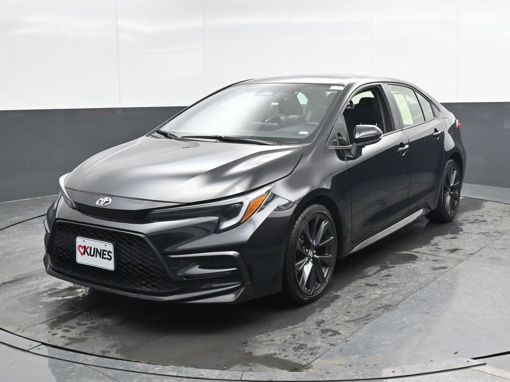 Used 2024 Toyota Corolla SE w/ SE Premium Package image 7