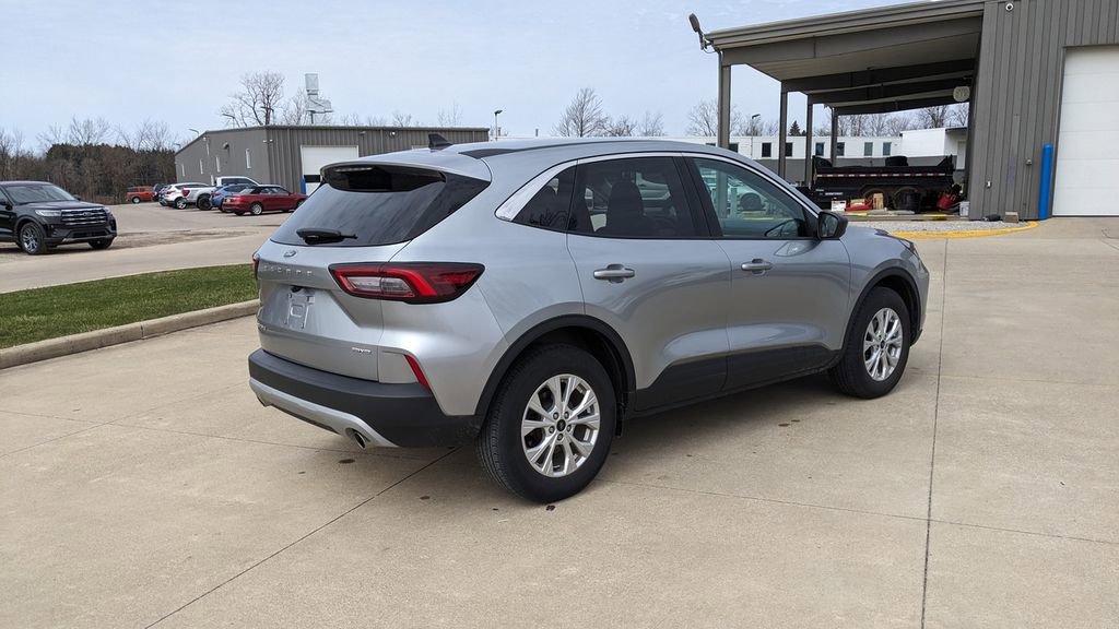 Used 2024 Ford Escape Active image 3