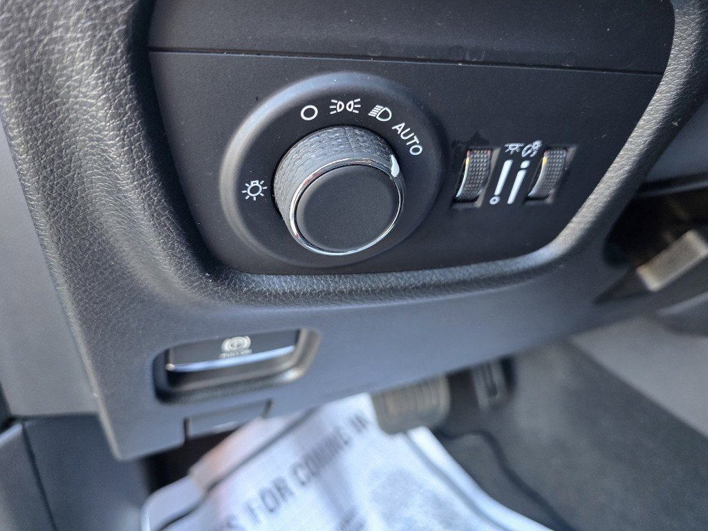 Used 2024 Jeep Grand Cherokee Laredo image 24