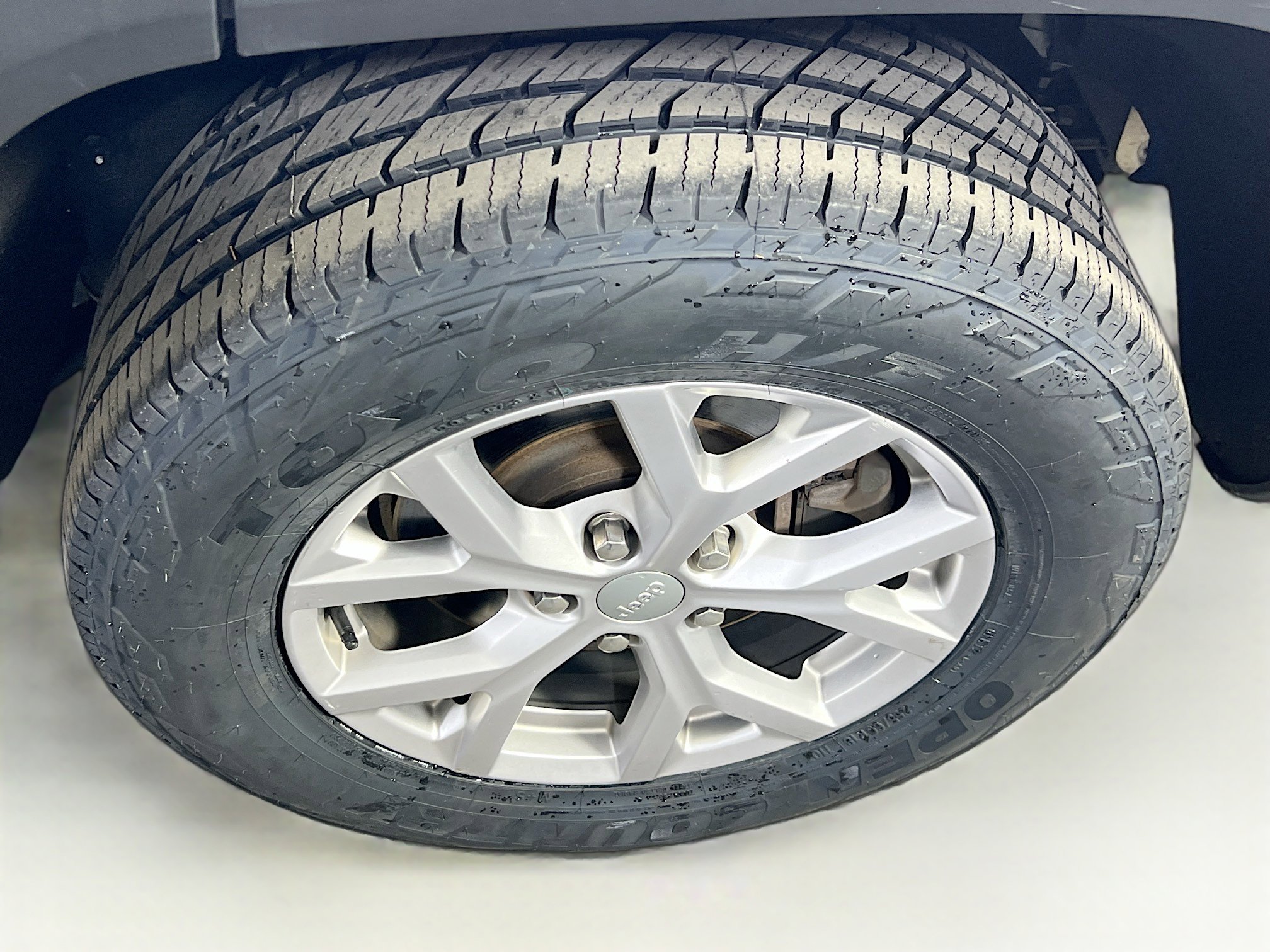 Used 2021 Jeep Grand Cherokee L Laredo w/ Luxury Tech Group I image 30