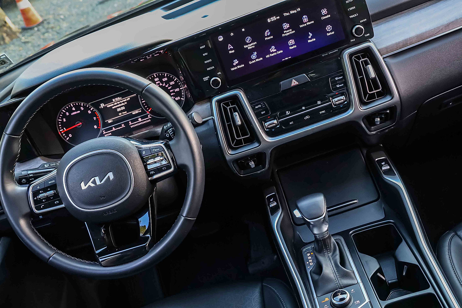 Certified 2023 Kia Sorento S w/ Panoramic Sunroof Package AWD/4WD image 18