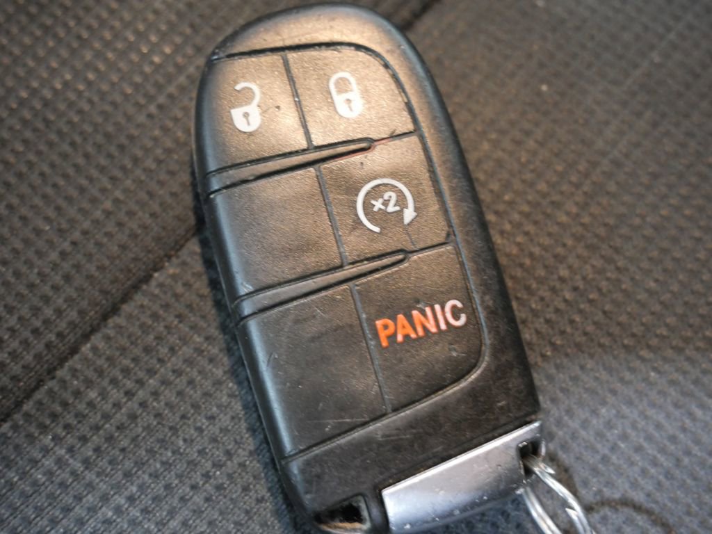 Used 2017 Jeep Grand Cherokee Laredo w/ Quick Order Package 23E AWD/4WD image 27