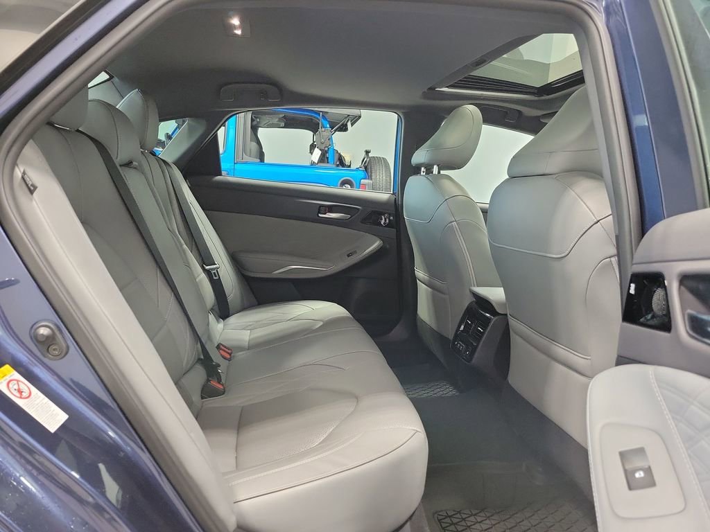 Used 2019 Toyota Avalon Limited w/ Advanced Safety Package FWD image 16